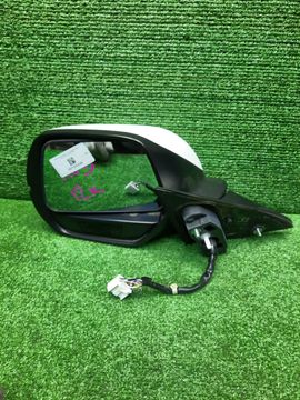 ЗЕРКАЛО НА HONDA VEZEL RU3