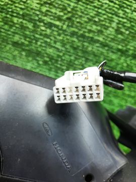 ЗЕРКАЛО НА HONDA VEZEL RU3