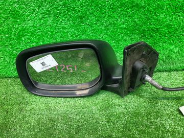 ЗЕРКАЛО НА TOYOTA AVENSIS AZT250