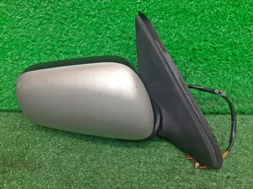 ЗЕРКАЛО НА NISSAN BLUEBIRD HU14