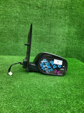 ЗЕРКАЛО НА TOYOTA ISIS ZNM10G