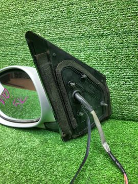 ЗЕРКАЛО НА NISSAN TINO V10