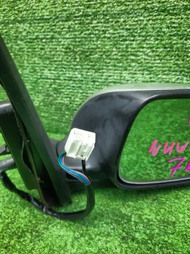 ЗЕРКАЛО НА TOYOTA PRIUS NHW20