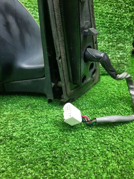 ЗЕРКАЛО НА TOYOTA PRIUS NHW20