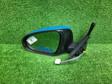 ЗЕРКАЛО НА TOYOTA AQUA NHP10