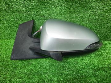 ЗЕРКАЛО НА TOYOTA AQUA NHP10