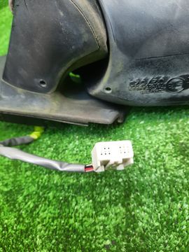 ЗЕРКАЛО НА TOYOTA AQUA NHP10