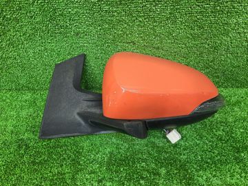 ЗЕРКАЛО НА TOYOTA AQUA NHP10