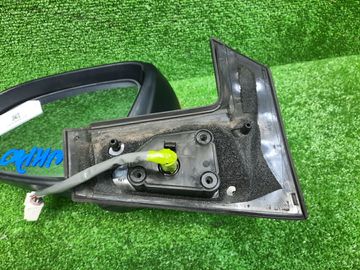 ЗЕРКАЛО НА TOYOTA AQUA NHP10