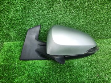 ЗЕРКАЛО НА TOYOTA AQUA NHP10