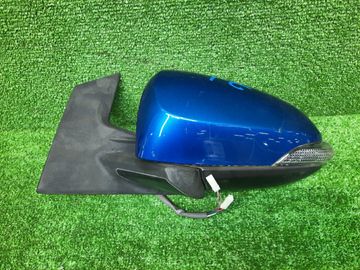 ЗЕРКАЛО НА TOYOTA AQUA NHP10