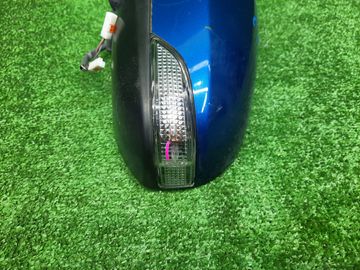 ЗЕРКАЛО НА TOYOTA AQUA NHP10