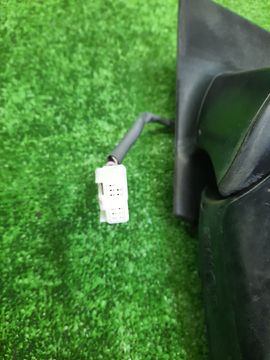 ЗЕРКАЛО НА TOYOTA AQUA NHP10