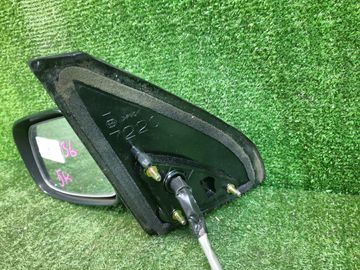 ЗЕРКАЛО НА TOYOTA VOLTZ ZZE136
