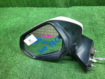 ЗЕРКАЛО НА TOYOTA SIENTA NSP170G