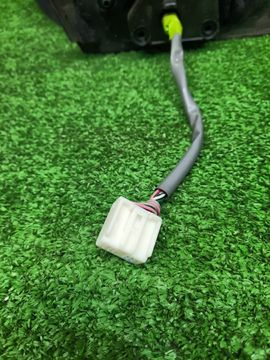 ЗЕРКАЛО НА TOYOTA AQUA NHP10