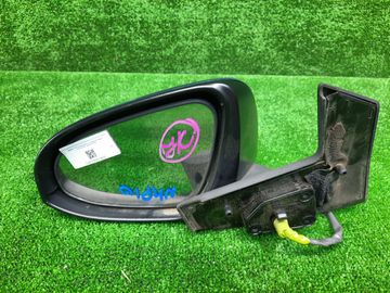 ЗЕРКАЛО НА TOYOTA AQUA NHP10