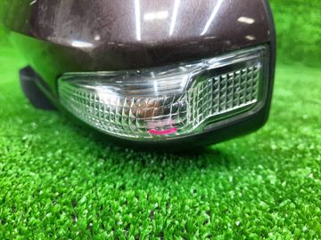 ЗЕРКАЛО НА TOYOTA AQUA NHP10