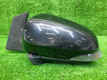 ЗЕРКАЛО НА TOYOTA AQUA NHP10