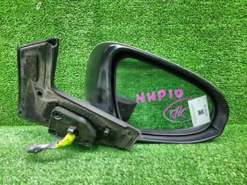ЗЕРКАЛО НА TOYOTA AQUA NHP10