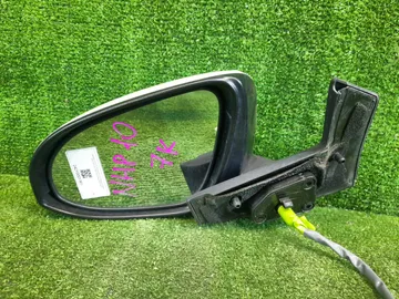 ЗЕРКАЛО НА TOYOTA AQUA NHP10