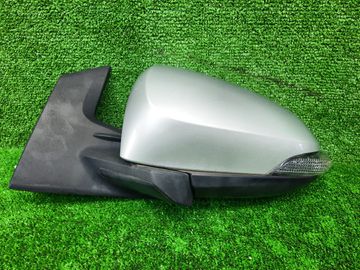 ЗЕРКАЛО НА TOYOTA AQUA NHP10