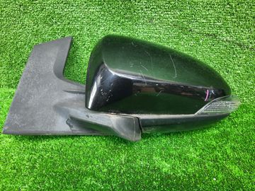 ЗЕРКАЛО НА TOYOTA AQUA NHP10