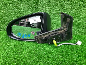 ЗЕРКАЛО НА TOYOTA AQUA NHP10