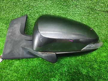 ЗЕРКАЛО НА TOYOTA AQUA NHP10