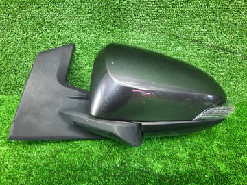 ЗЕРКАЛО НА TOYOTA AQUA NHP10