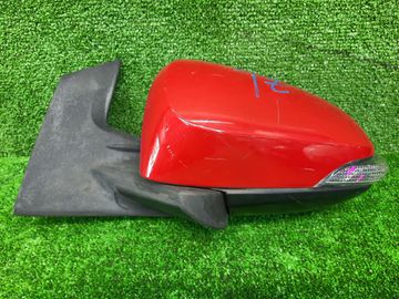 ЗЕРКАЛО НА TOYOTA AQUA NHP10