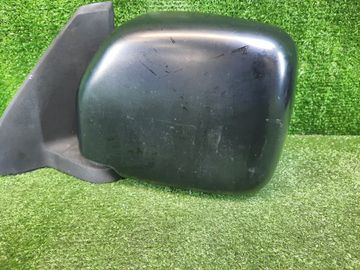 ЗЕРКАЛО НА TOYOTA NOAH KR42