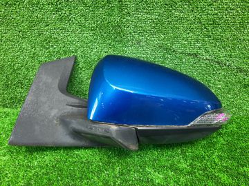 ЗЕРКАЛО НА TOYOTA AQUA NHP10