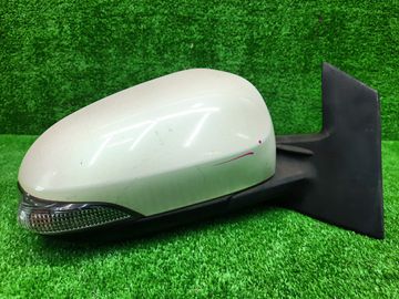 ЗЕРКАЛО НА TOYOTA AQUA NHP10