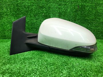 ЗЕРКАЛО НА TOYOTA AQUA NHP10