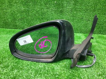 ЗЕРКАЛО НА TOYOTA AQUA NHP10
