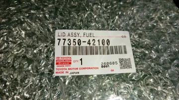 ЛЮЧОК БЕНЗОБАКА НА TOYOTA RAV4 MXAA54