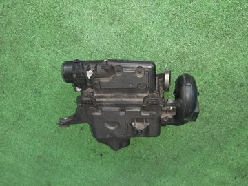 КОРПУС ВОЗДУШНОГО ФИЛЬТРА НА TOYOTA AQUA NHP10 1NZ-FXE