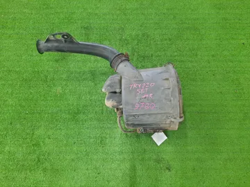 КОРПУС ВОЗДУШНОГО ФИЛЬТРА НА TOYOTA DYNA TRY220 1TR-FE