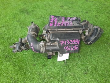 КОРПУС ВОЗДУШНОГО ФИЛЬТРА НА TOYOTA AQUA NHP10 1NZ-FXE