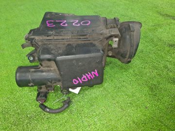 КОРПУС ВОЗДУШНОГО ФИЛЬТРА НА TOYOTA AQUA NHP10 1NZ-FXE