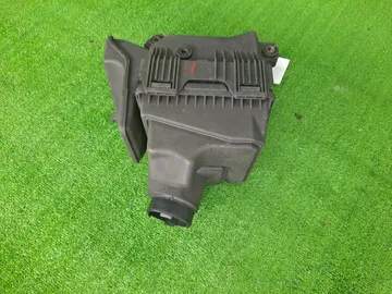 КОРПУС ВОЗДУШНОГО ФИЛЬТРА НА MITSUBISHI LANCER CEDIA CS2A 4G15