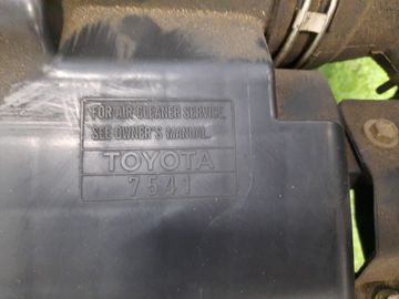 КОРПУС ВОЗДУШНОГО ФИЛЬТРА НА TOYOTA SURF TRN215 2TR-FE