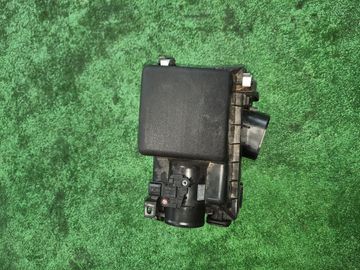 КОРПУС ВОЗДУШНОГО ФИЛЬТРА НА TOYOTA YARIS CROSS MXPB15 M15A-FKS