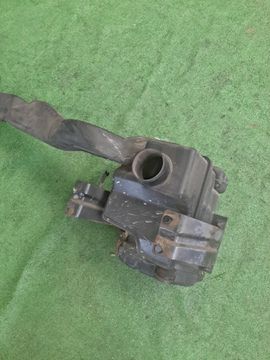 КОРПУС ВОЗДУШНОГО ФИЛЬТРА НА MITSUBISHI CANTER FE507B 4D33