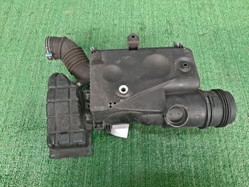 КОРПУС ВОЗДУШНОГО ФИЛЬТРА НА TOYOTA HILUX SURF TRN210W 2TR-FE