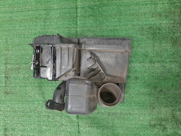 КОРПУС ВОЗДУШНОГО ФИЛЬТРА НА ISUZU ELF NPR81 4HL1