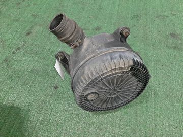 КОРПУС ВОЗДУШНОГО ФИЛЬТРА НА MAZDA BONGO BRAWNY SK54T WL