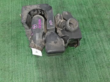 КОРПУС ВОЗДУШНОГО ФИЛЬТРА НА ISUZU ELF NKR81 4HL1