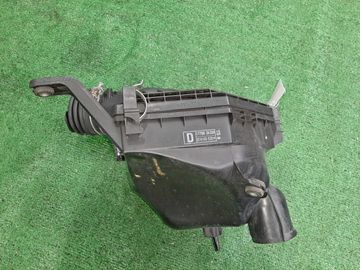 КОРПУС ВОЗДУШНОГО ФИЛЬТРА НА TOYOTA CROWN AWS210 2AR-FSE